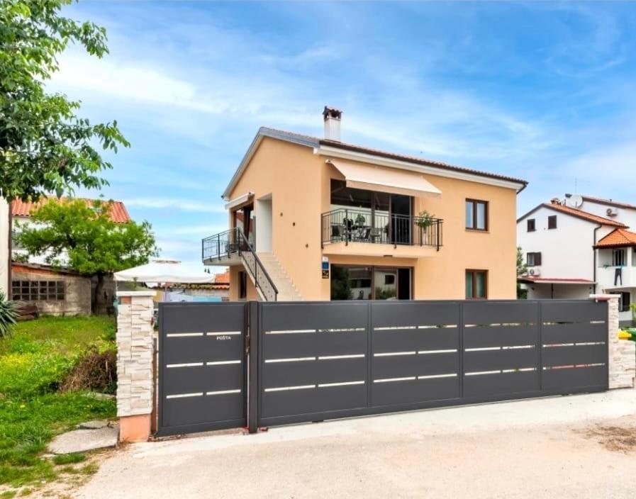 Apartman Lorena Ровинь Экстерьер фото
